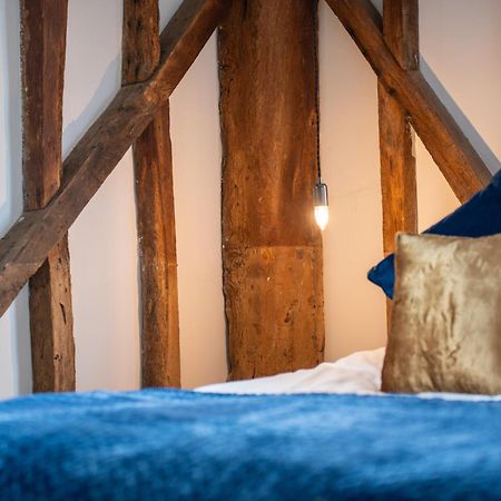 The Barn At Chart Hills Bed and Breakfast Biddenden Exteriör bild